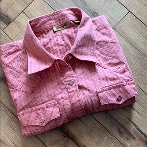 Wrangler Pink Button Down Shirt with Dress Shirt Collar